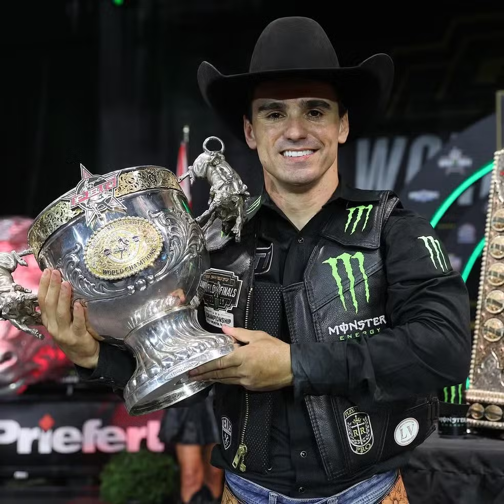 José Vitor Leme é Tricampeão Mundial da PBR e Faz História no Rodeio